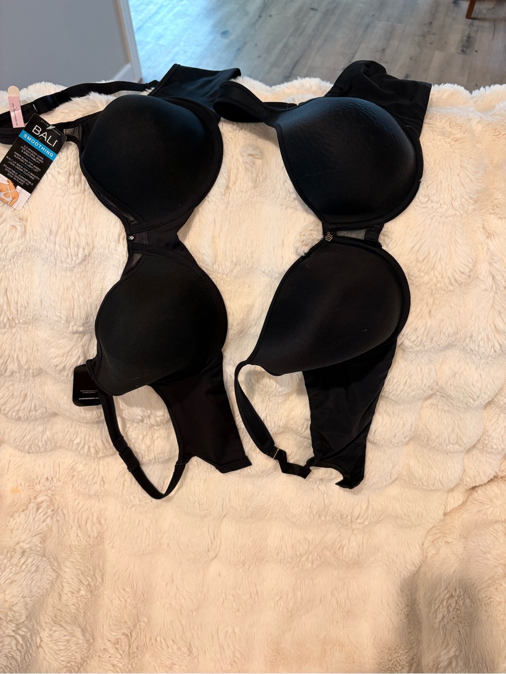 Bali Black Smooth T-Shirt Bra Duo